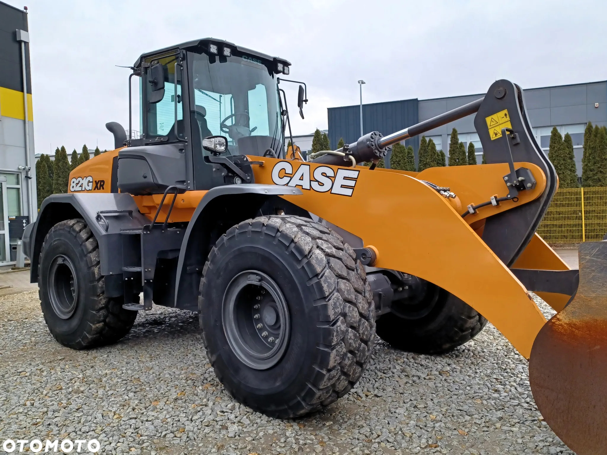 Case 821G - 7