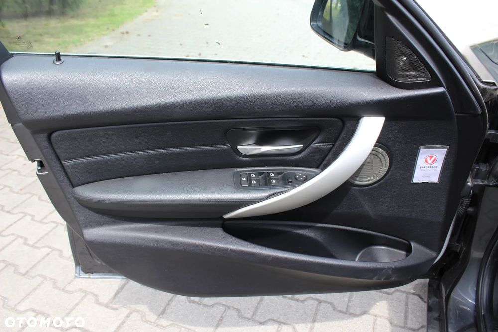 BMW Seria 3 320i Sport-Aut - 15