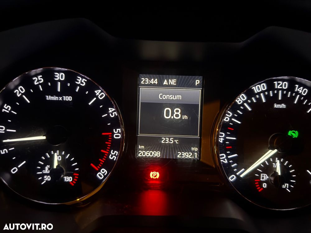 Skoda Octavia 1.6 TDI DSG Style - 10