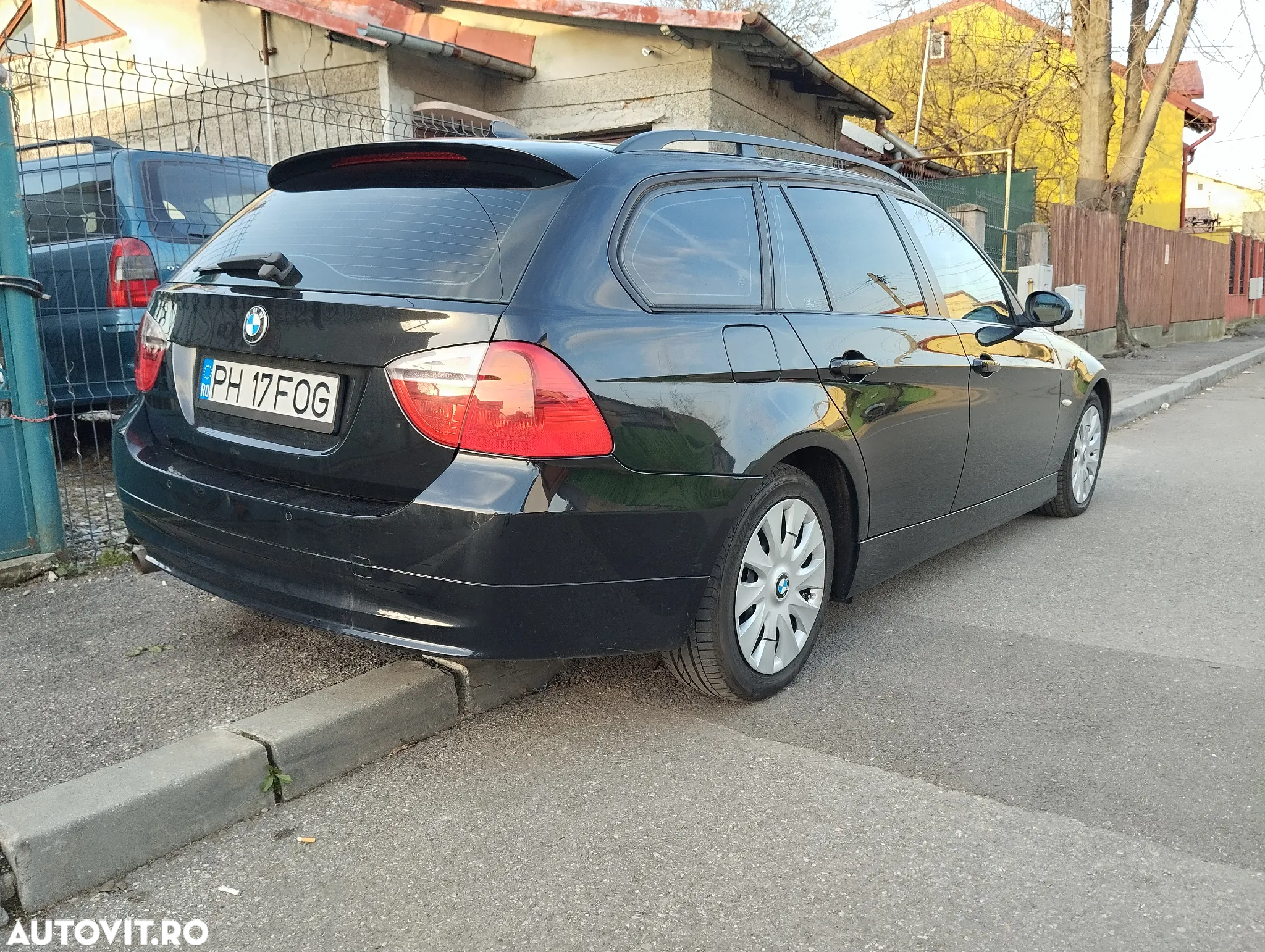 BMW Seria 3 318d DPF Touring - 6
