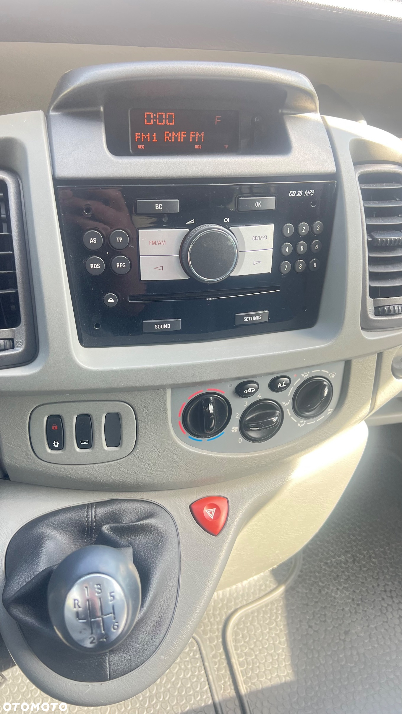Opel VIVARO - 8