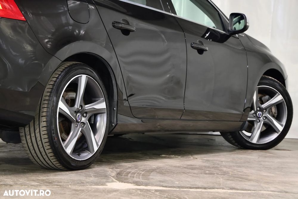 Volvo V60 D6 Twin Engine Geartronic RDesign - 32
