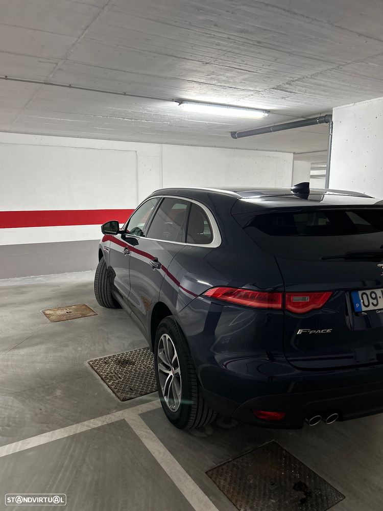 Jaguar F-Pace 2.0 i4D Prestige AWD Aut. - 12