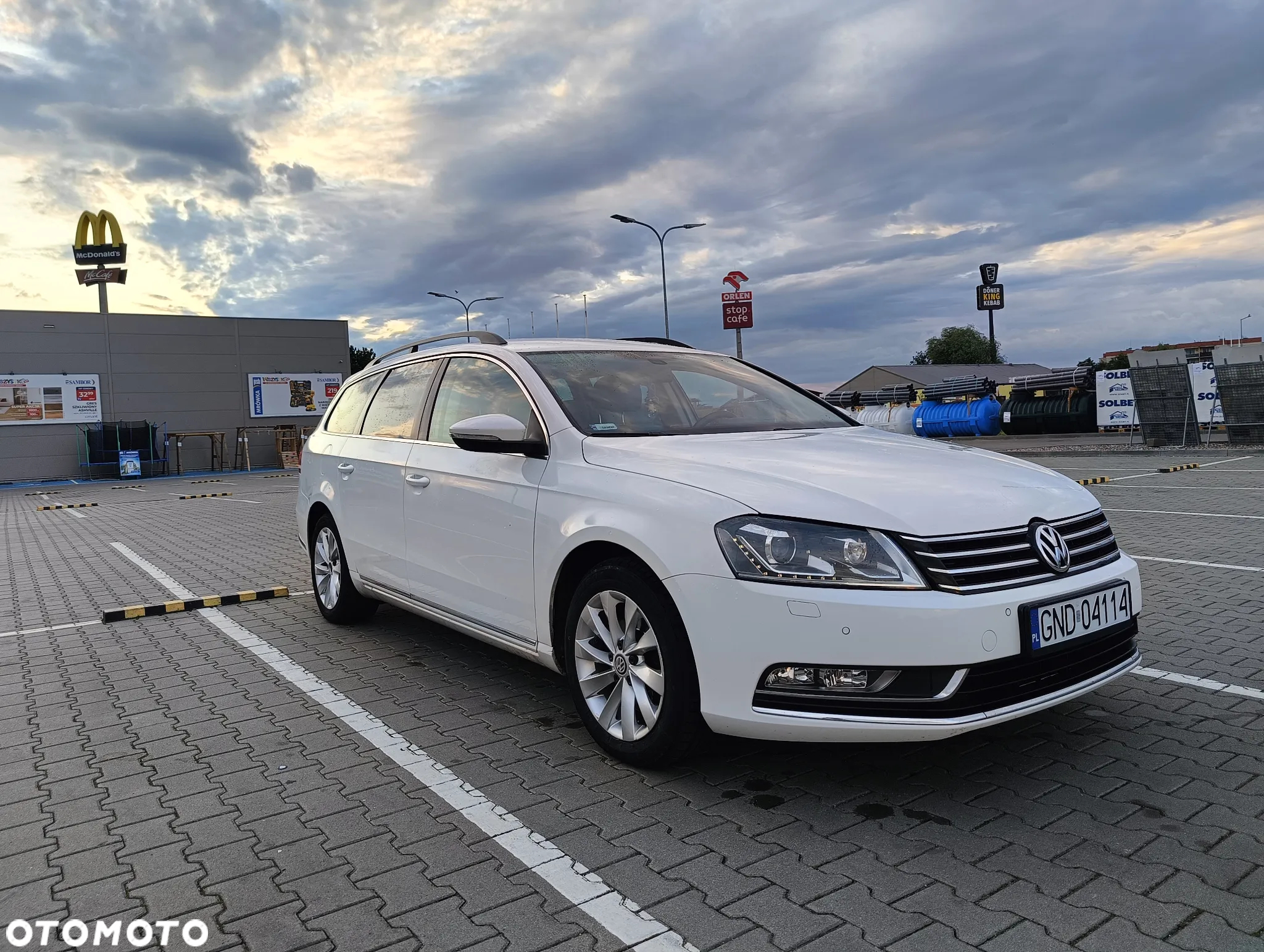Volkswagen Passat Variant 1.6 TDI BlueMotion Technology Business Edition - 12