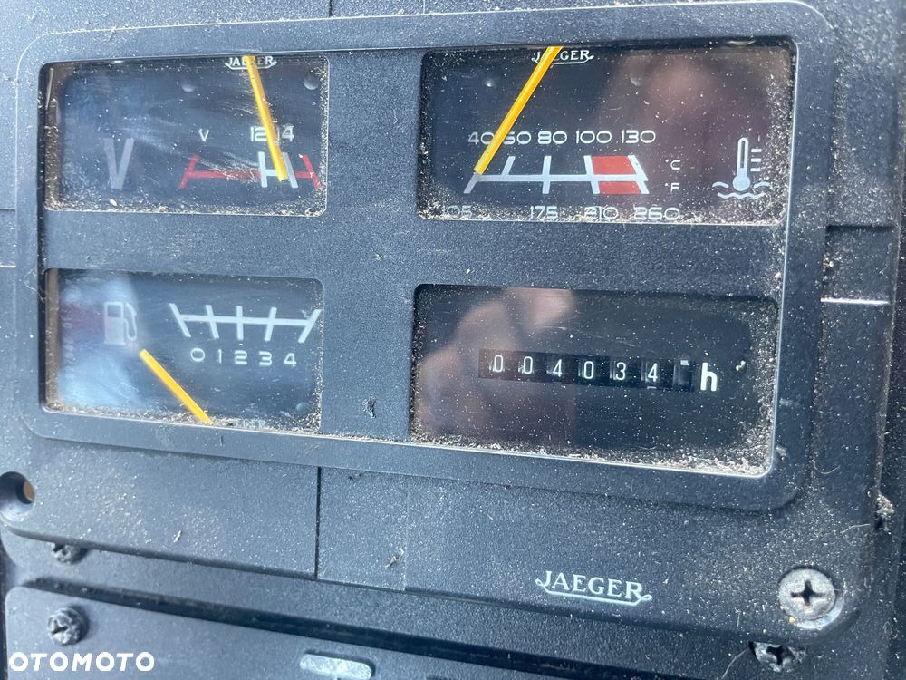 New Holland TX 32 - 18