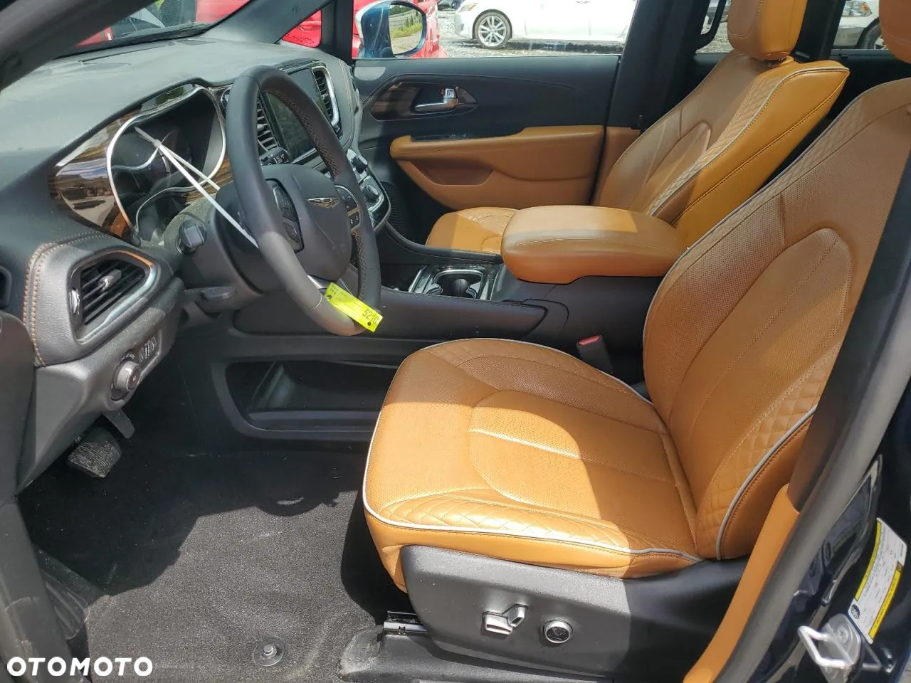 Chrysler Pacifica - 8