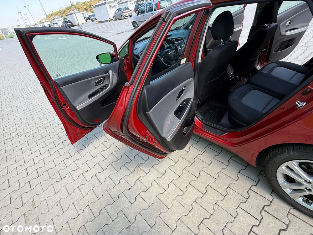 Kia Ceed 1.6 GDI L Business Line - 16