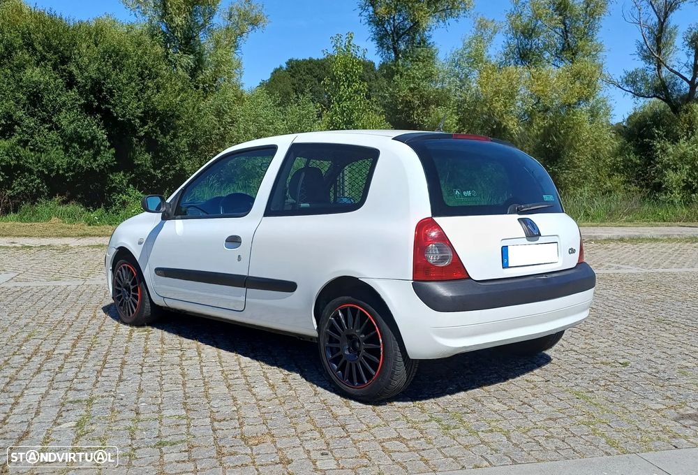 Renault CLIO VAN 1.5 DCI DYNAMIQUE - MUITO NOVA - 16