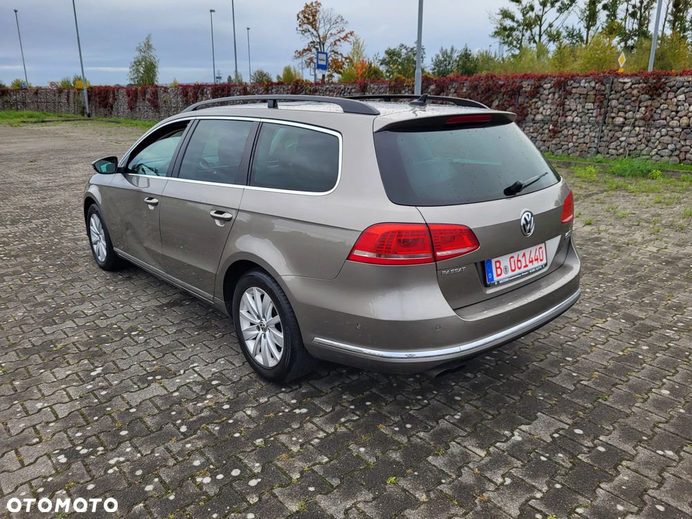 Volkswagen Passat Variant 2.0 Blue TDI DSG SCR Comfortline - 4