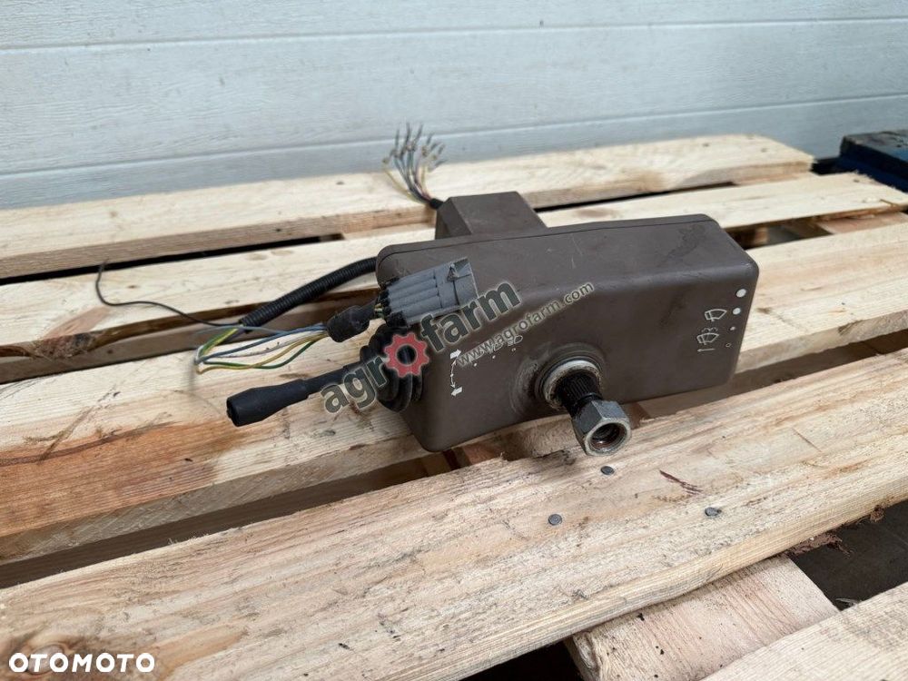 Moduł multifunkcyjny, John Deere 6155M - 1