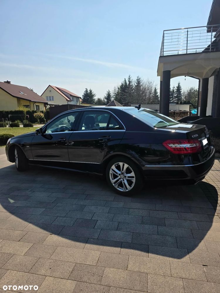 Mercedes-Benz Klasa E 220 CDI BlueEff Avantgarde - 5