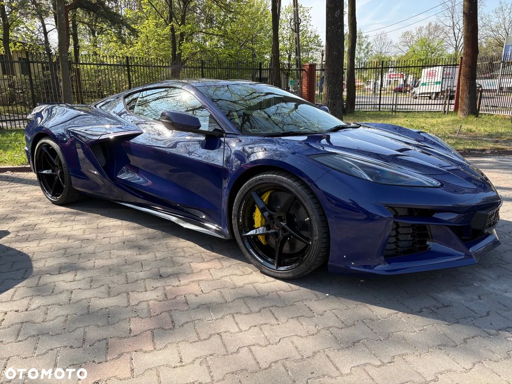 Chevrolet Corvette - 2