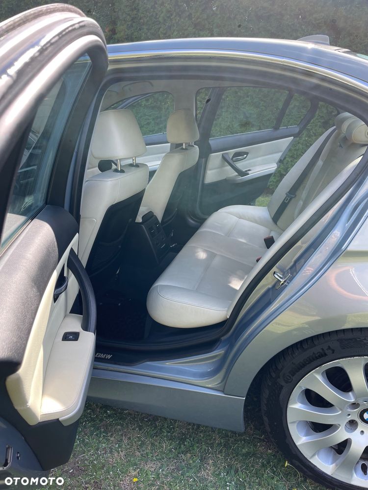BMW Seria 3 325i - 21