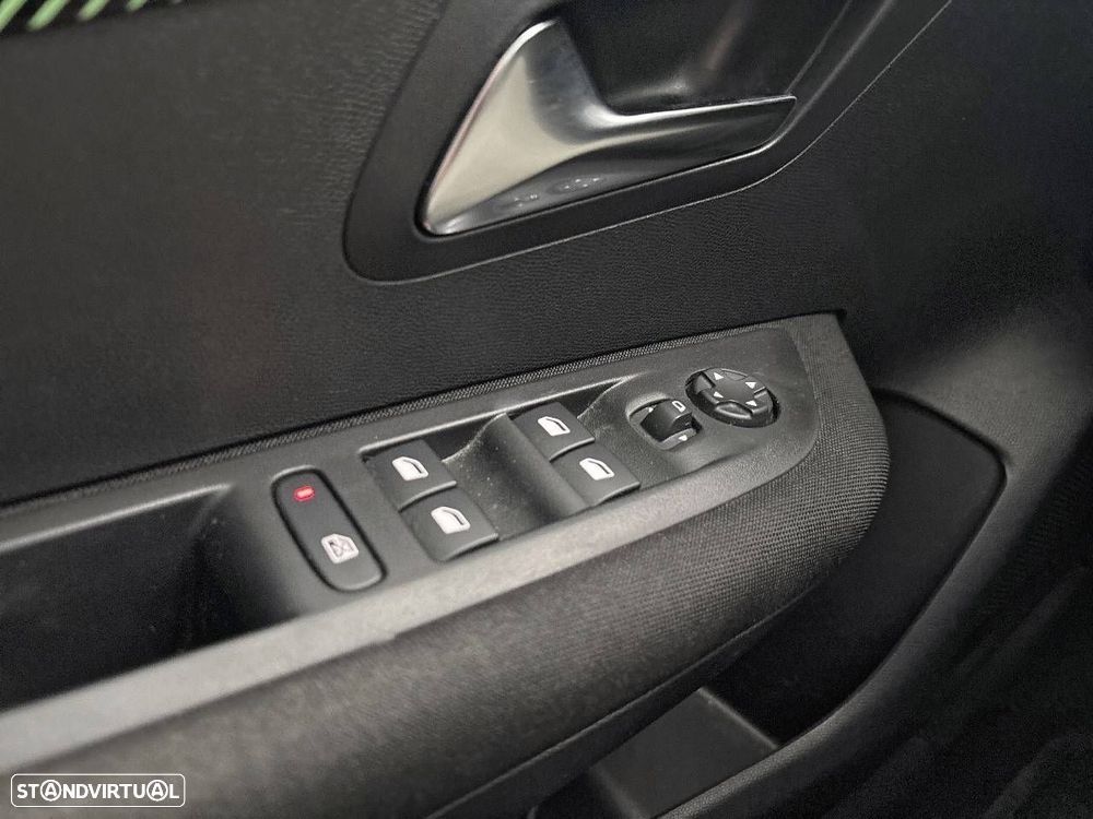 Peugeot 208 1.2 PureTech Active - 21