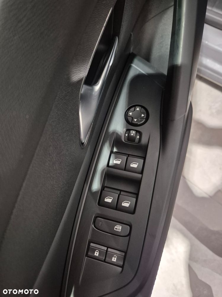 Peugeot 408 1.2 PureTech Allure S&S EAT8 - 15