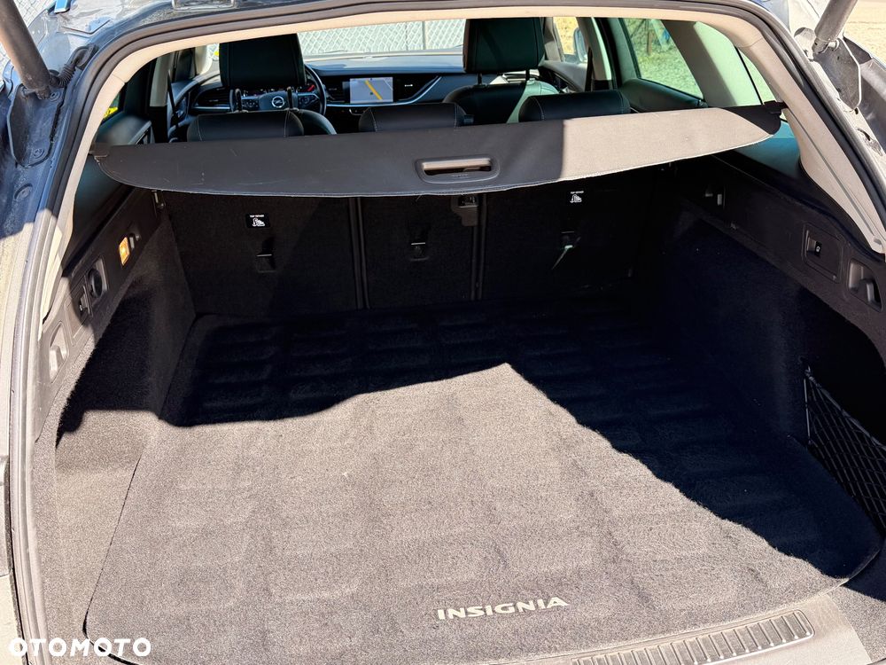 Opel Insignia - 30