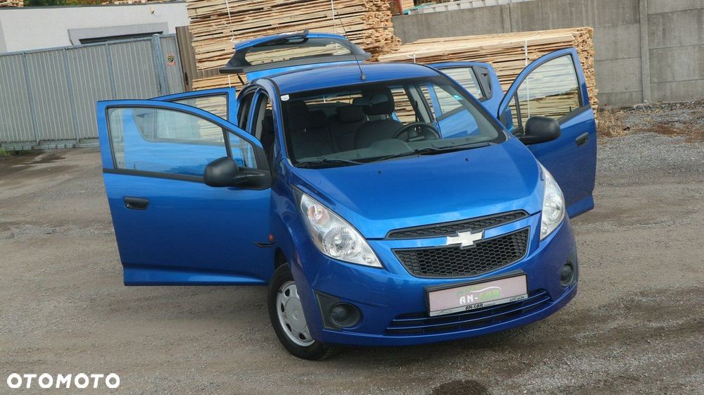 Chevrolet Spark 1.0 Base - 27