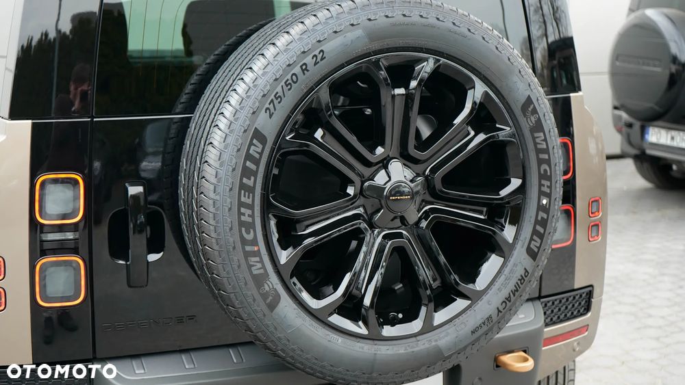 Land Rover Defender 4.4 P635 V8 mHEV Octa - 9