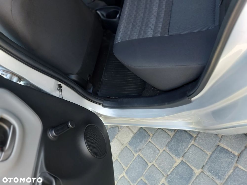 Toyota Yaris 1.0 Active - 11