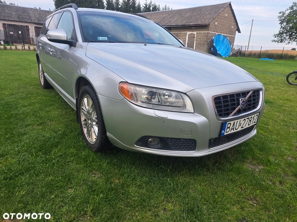 Volvo V70 D5 Momentum - 1