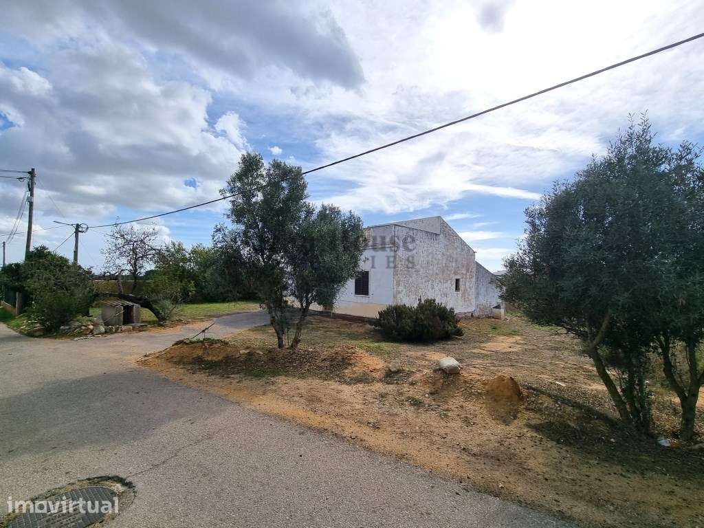 Terreno com casa, para renovar ou nova construção - Albufeira - Grande imagem: 4/8
