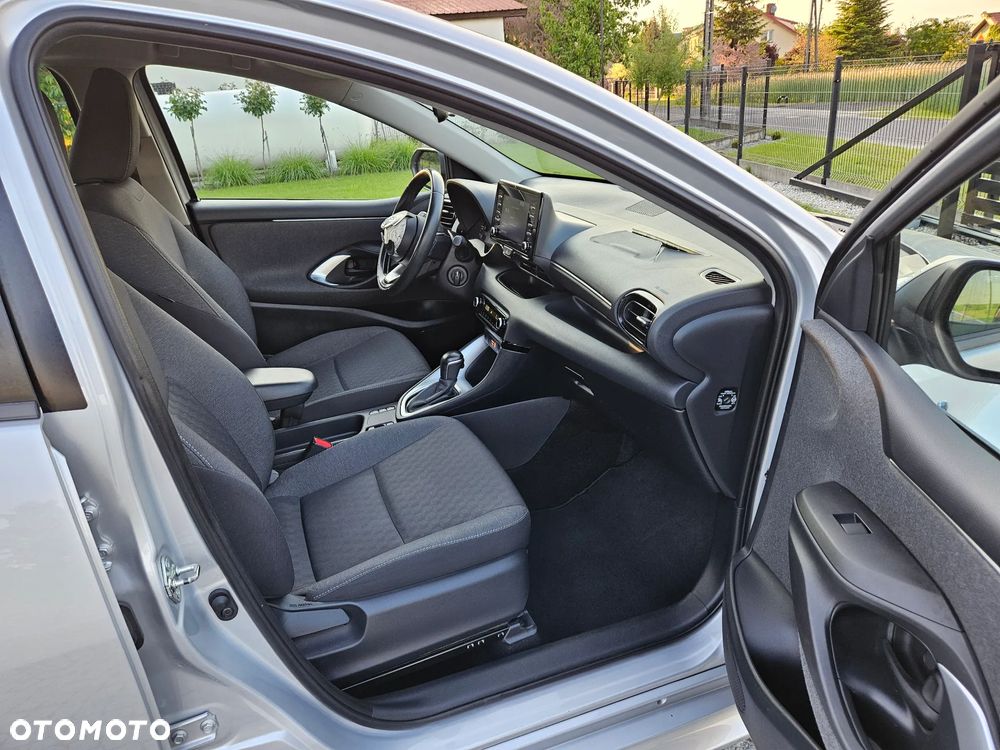 Toyota Yaris - 12