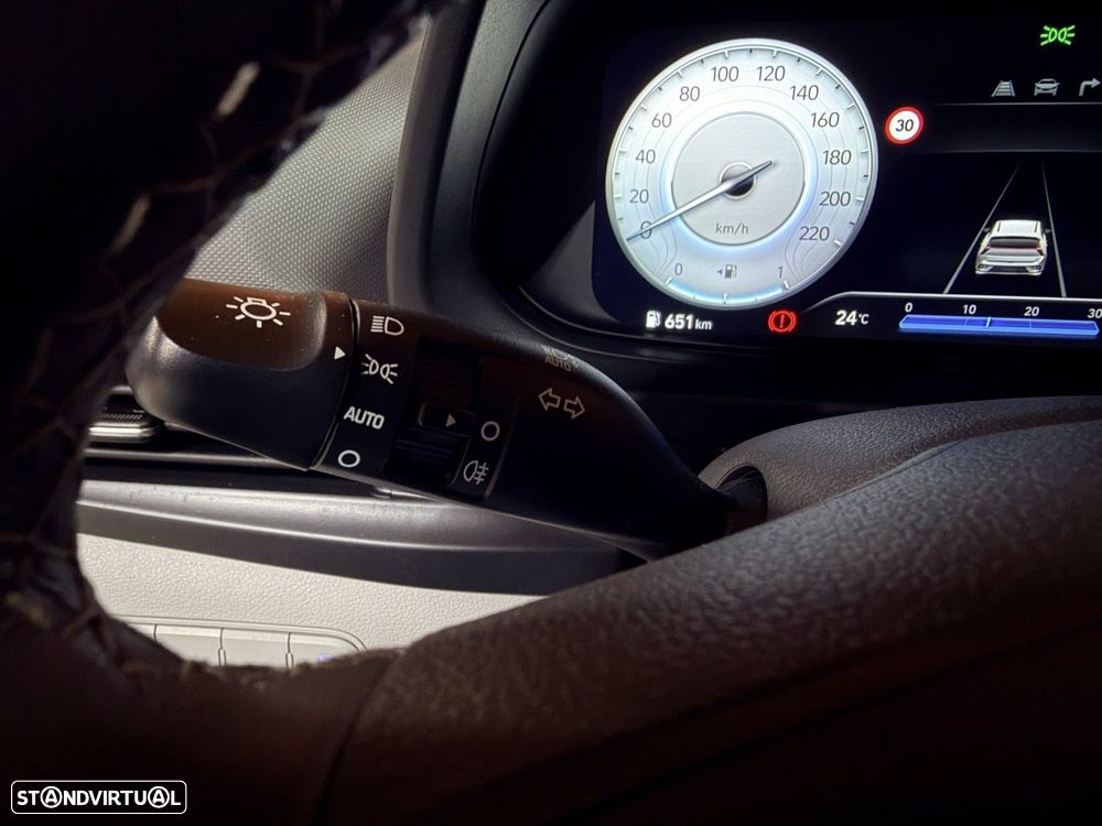 Hyundai Bayon 1.0 T-GDI Premium - 18