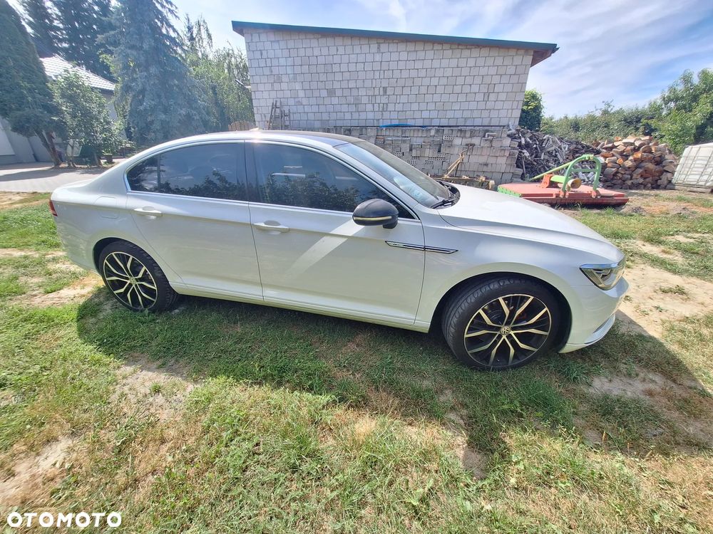 Volkswagen Passat - 8