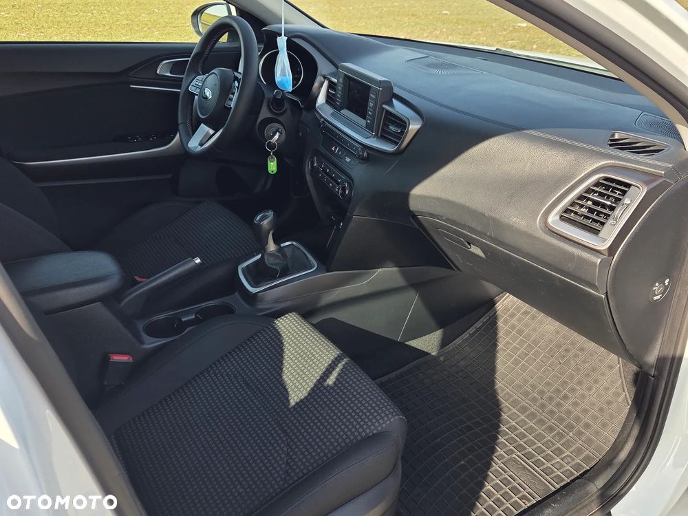 Kia Ceed 1.4 T-GDI M - 13