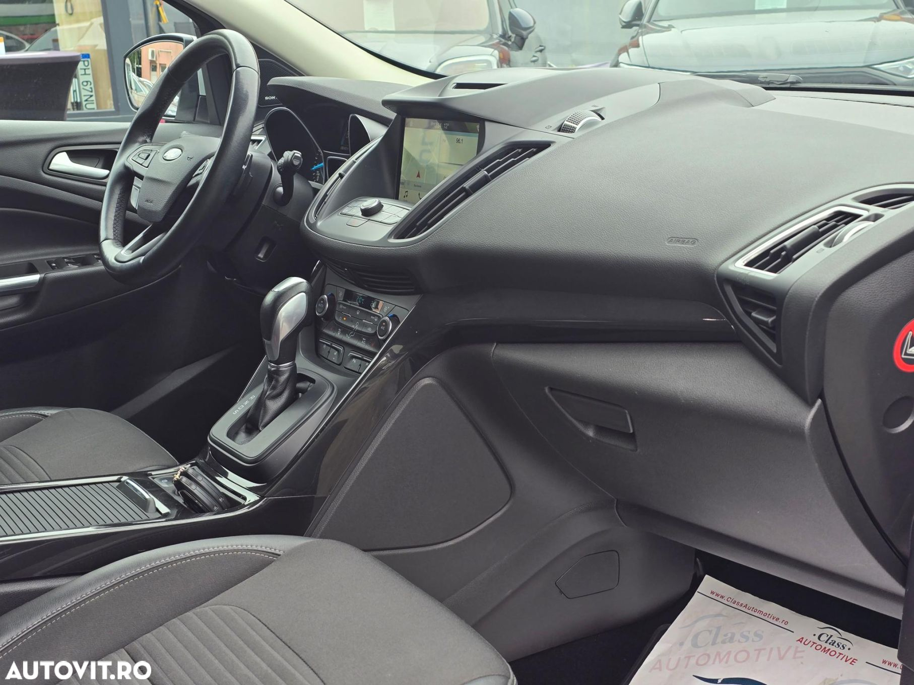 Ford Kuga - 10