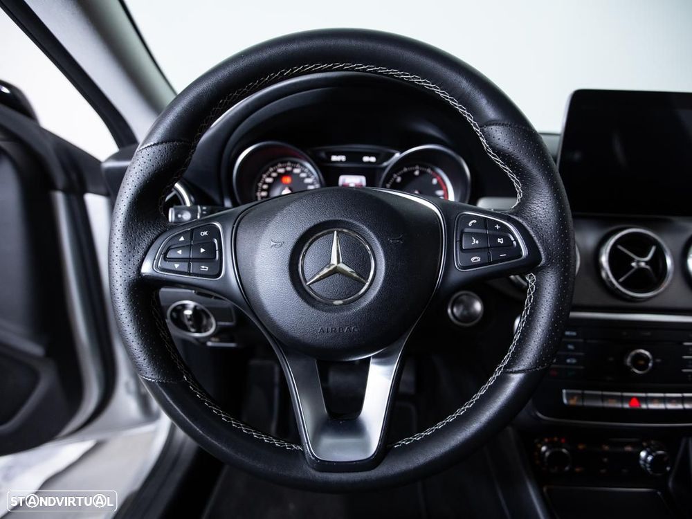 Mercedes-Benz CLA 200 - 17
