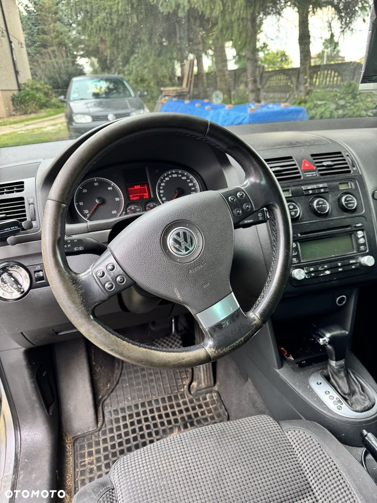 Volkswagen Touran - 5