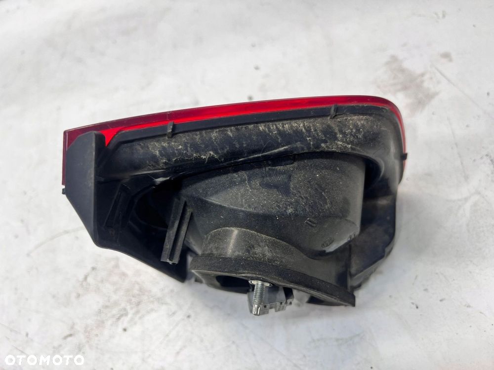 LAMPA PRAWY TYŁ Z KLAPY VW TIGUAN 5N0945094B - 5
