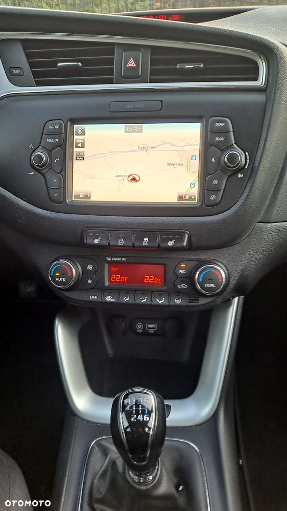 Kia Ceed 1.6 CRDi 136 ISG Dream Team Edition - 32