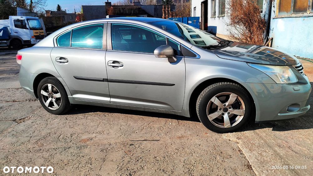 Toyota Avensis 1.6 Sol - 15