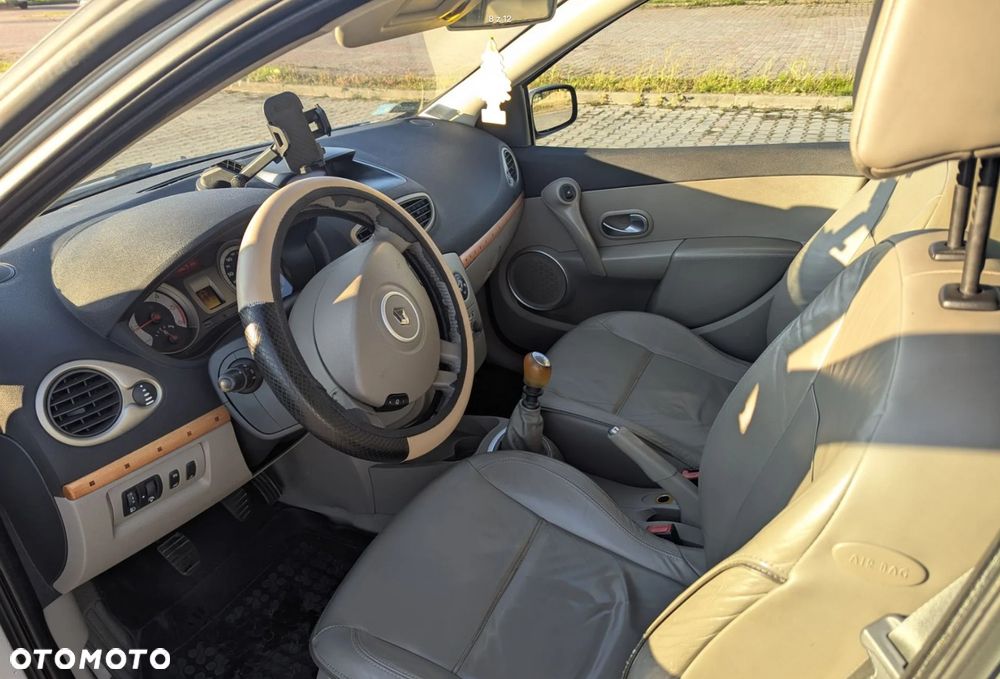 Renault Clio - 8