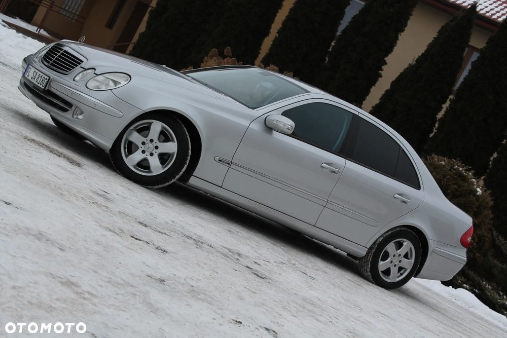 Mercedes-Benz Klasa E 240 4Matic Avantgarde - 4