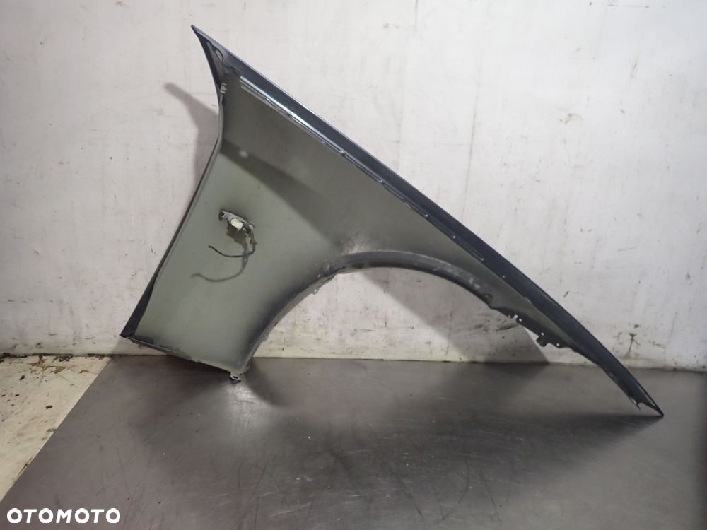 BŁOTNIK LEWY PRZEDNI BMW E90 325I 2.5 KOL:A22 - 10