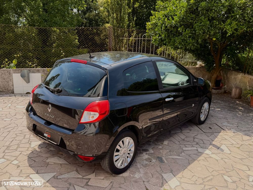Renault Clio - 16
