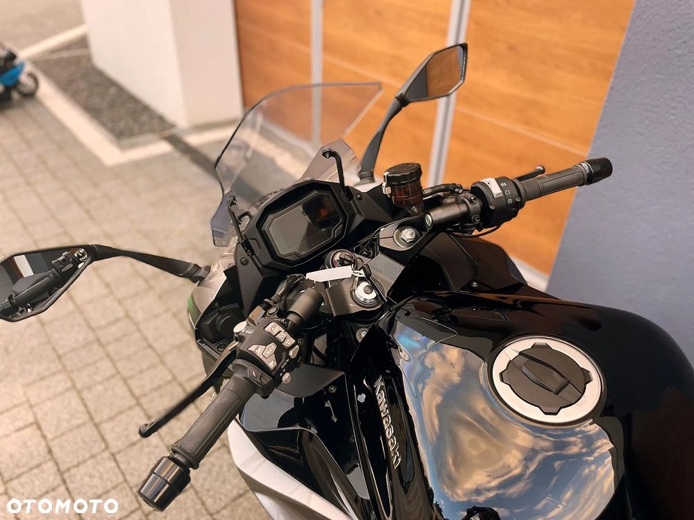 Kawasaki Ninja 1000 SX - 7
