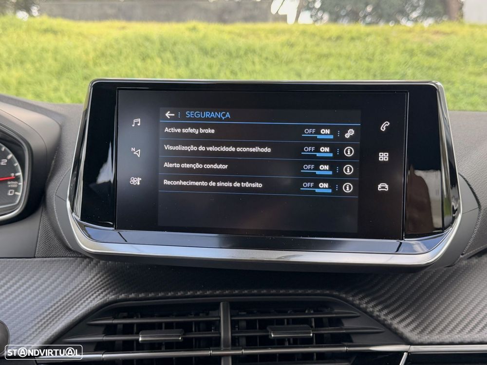 Peugeot 208 1.2 PureTech Allure - 32