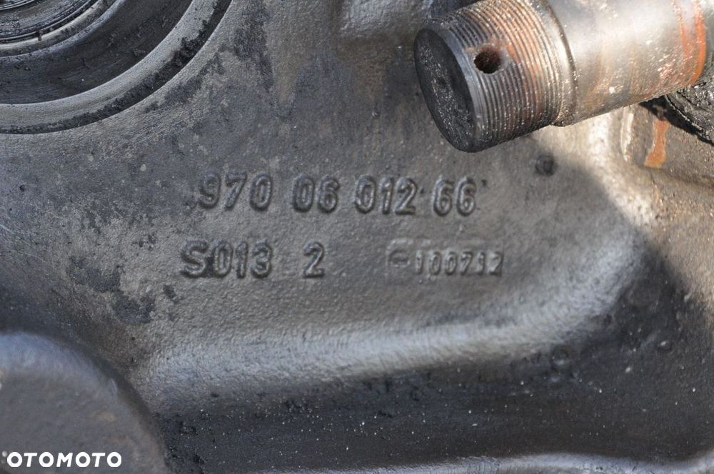 ZWOLNICA ZWROTNICA PIASTA FENDT 930 936 939 9700601266 / 9700601166 - 3