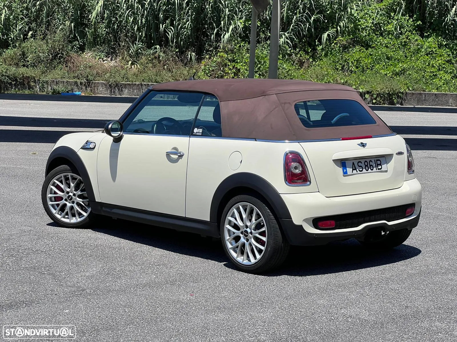 MINI Cabrio John Cooper Works - 14