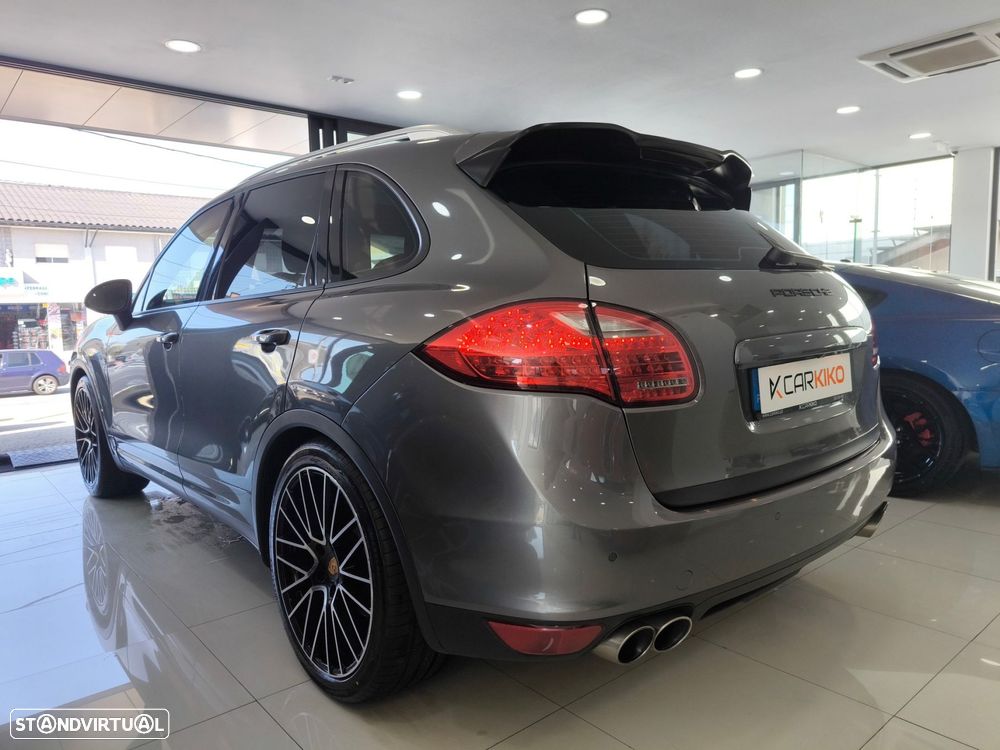 Porsche Cayenne - 5