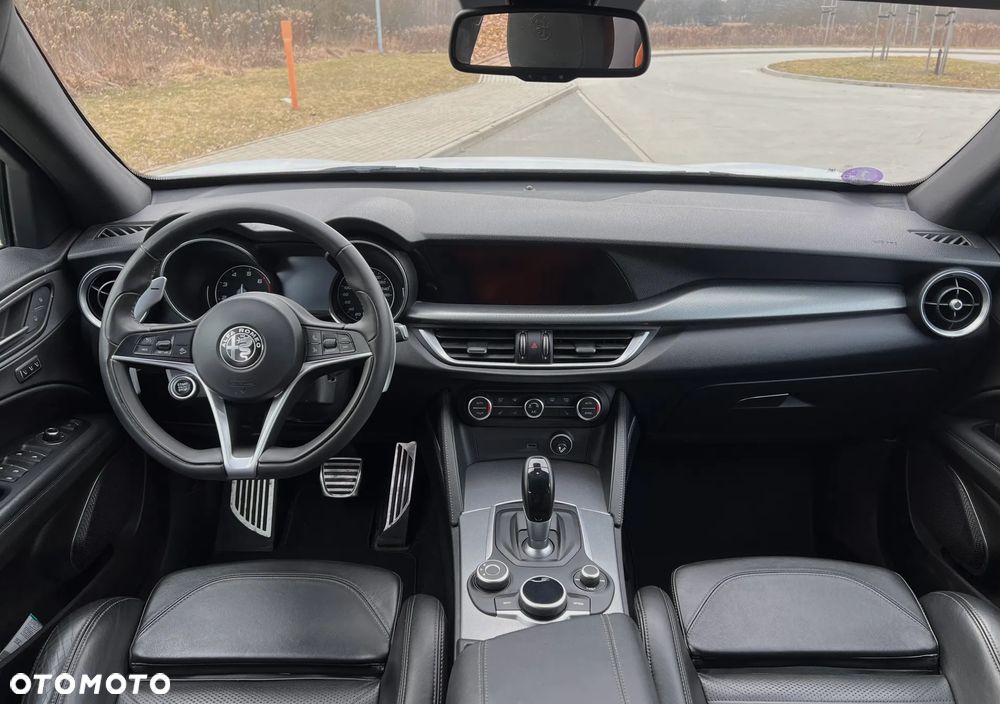 Alfa Romeo Stelvio 2.0 Turbo 16V AT8-Q4 Super - 11