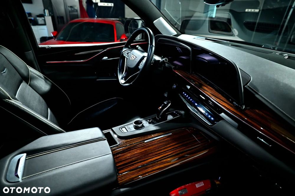 Cadillac Escalade - 19