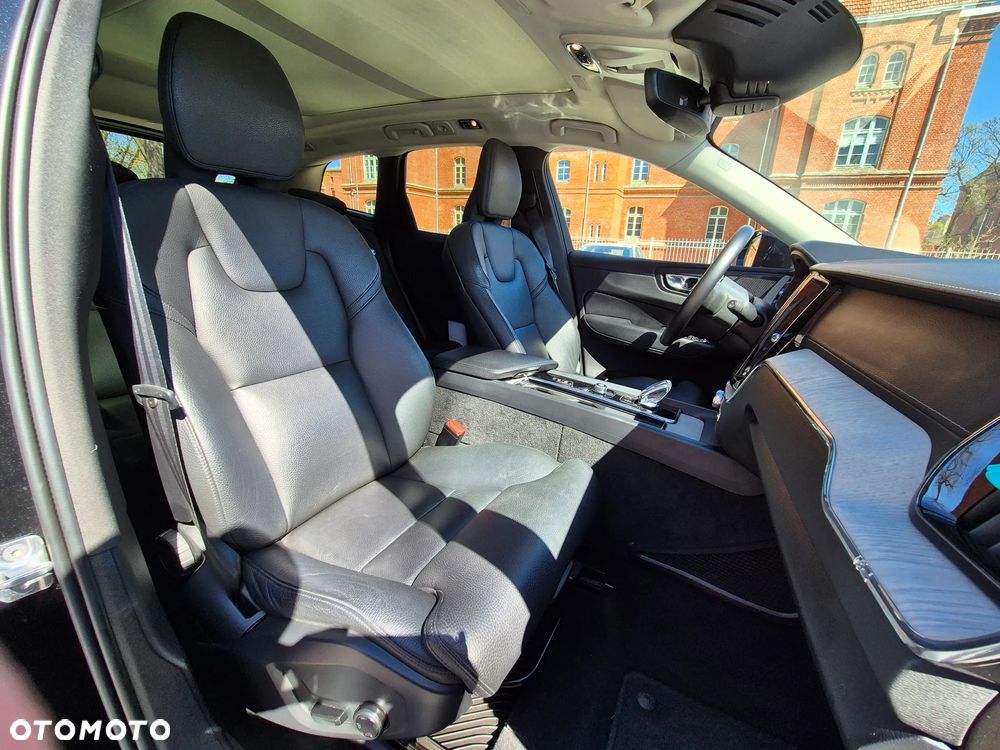 Volvo XC 60 T6 AWD Recharge Geartronic Inscription - 25
