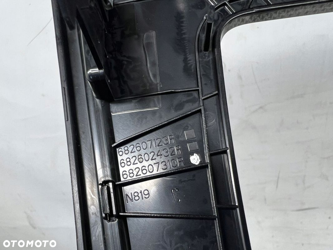 Dacia Sandero II ramka radia nawiewu 682607123R - 6