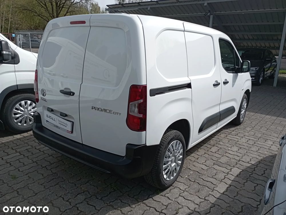 Toyota Proace City 1,5 D4D - 12