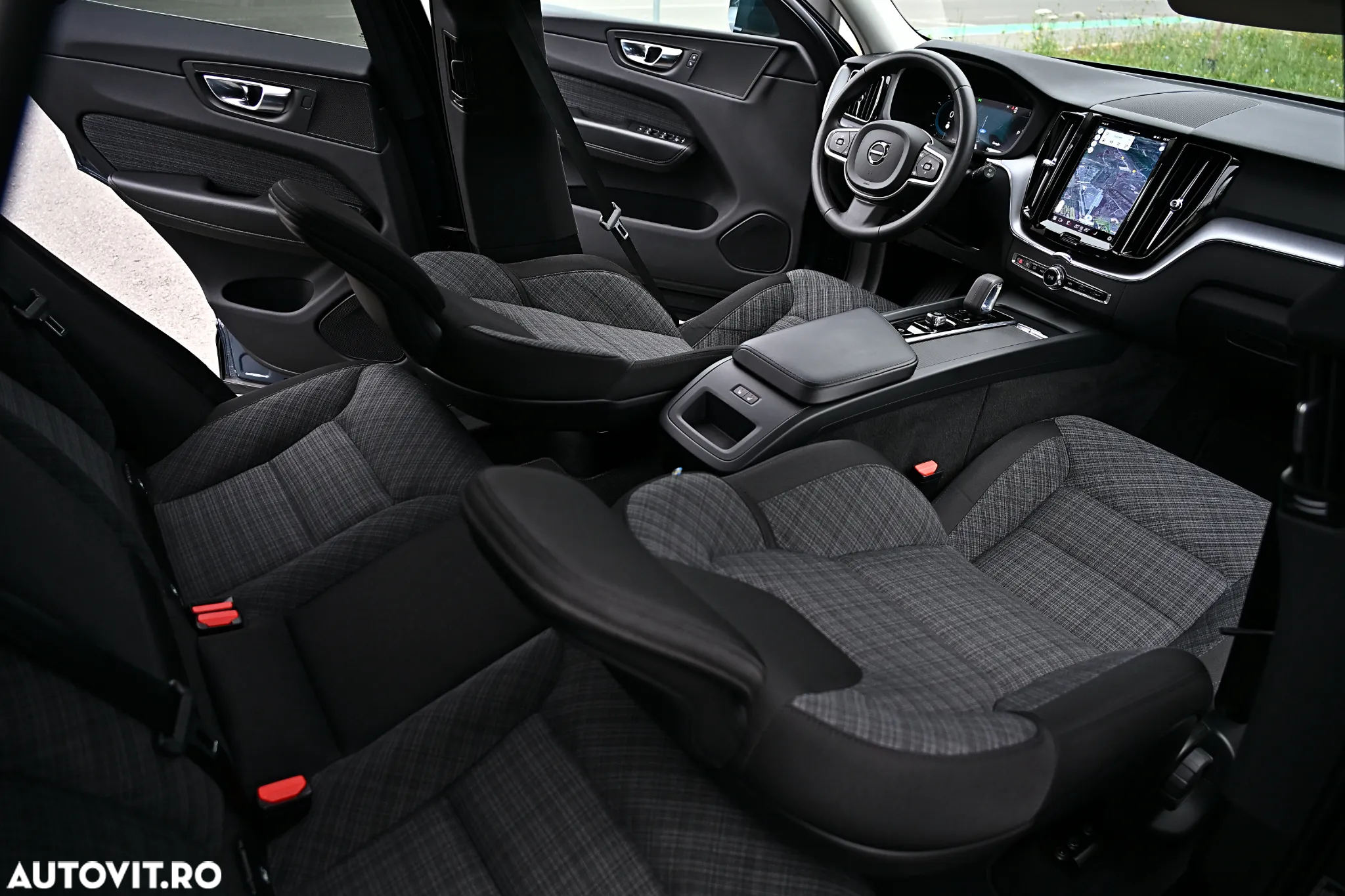 Volvo XC 60 B4 D AWD Geartronic Momentum Pro - 14